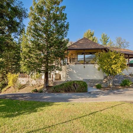 ת'רי ריברס Secluded Mtn Top Family Haven W/Views Spa & Arcade מראה חיצוני תמונה