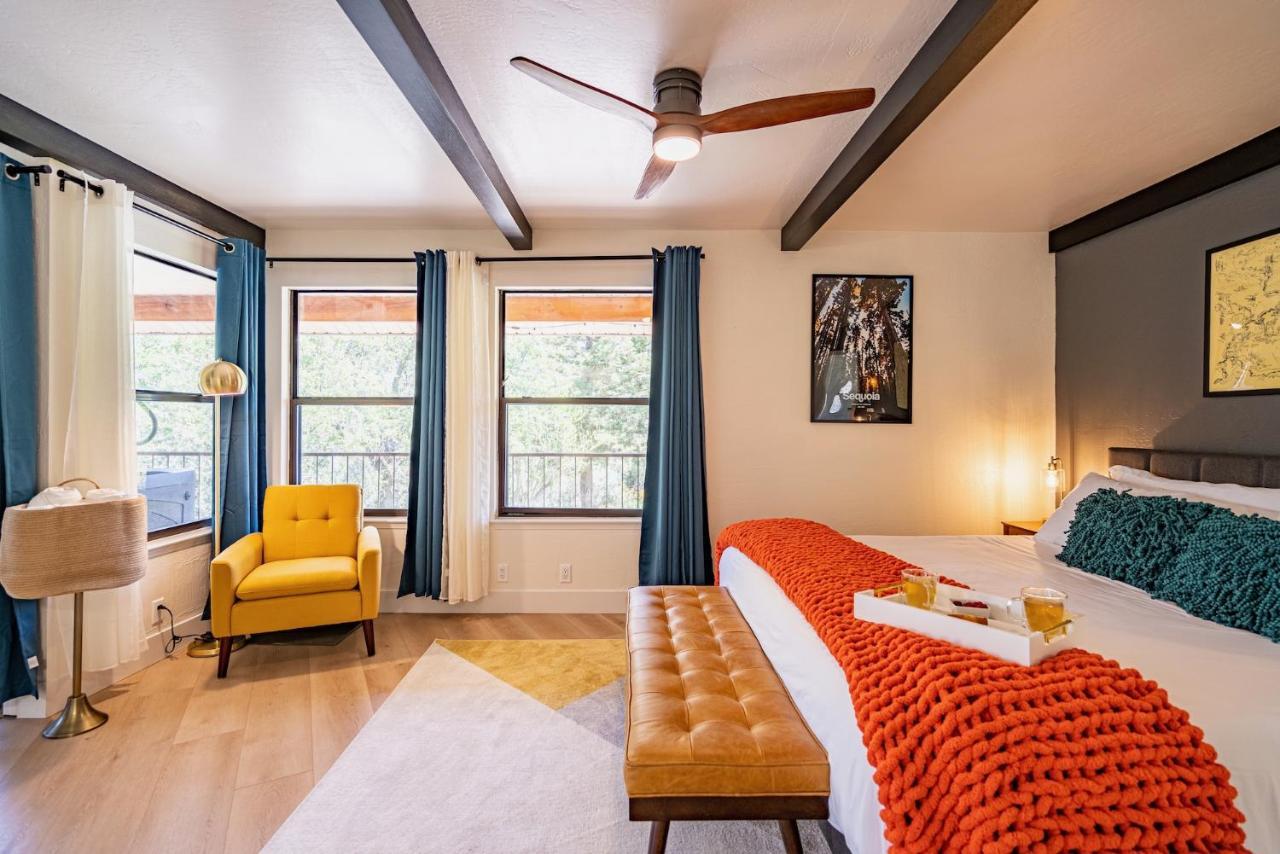 ת'רי ריברס Secluded Mtn Top Family Haven W/Views Spa & Arcade מראה חיצוני תמונה