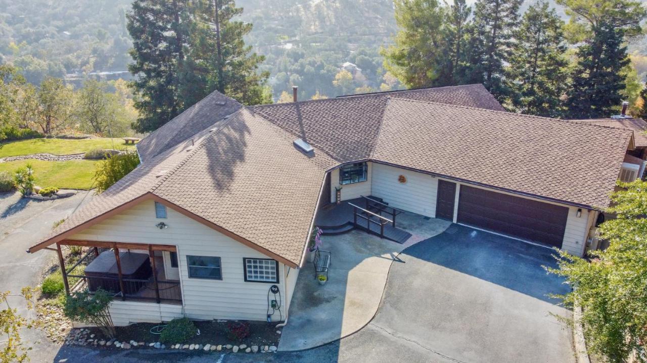 ת'רי ריברס Secluded Mtn Top Family Haven W/Views Spa & Arcade מראה חיצוני תמונה