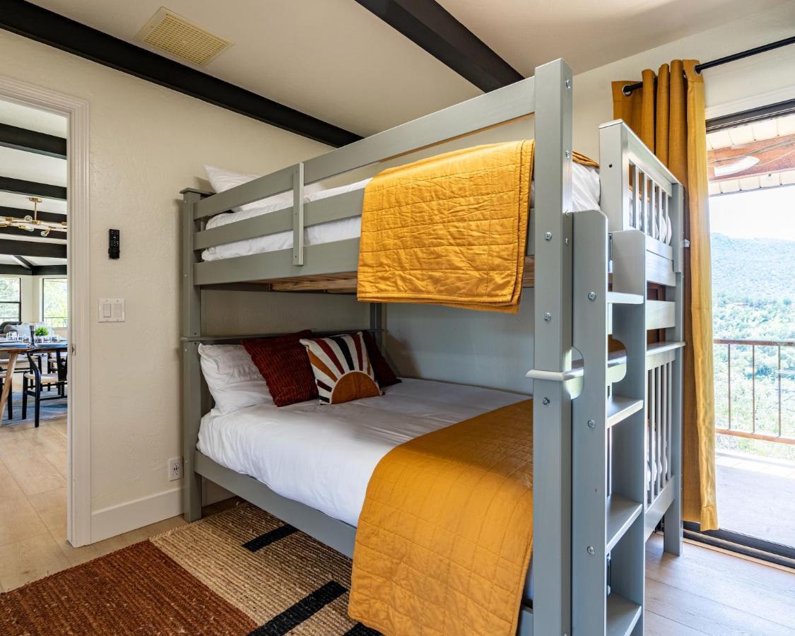 ת'רי ריברס Secluded Mtn Top Family Haven W/Views Spa & Arcade מראה חיצוני תמונה