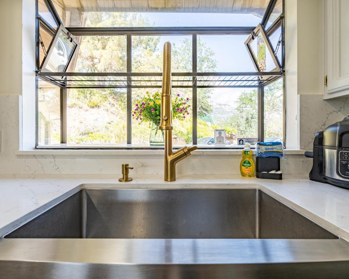 ת'רי ריברס Secluded Mtn Top Family Haven W/Views Spa & Arcade מראה חיצוני תמונה