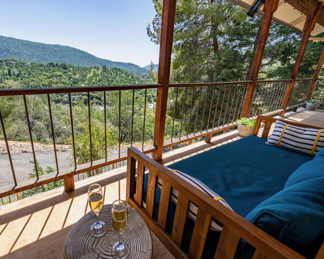 ת'רי ריברס Secluded Mtn Top Family Haven W/Views Spa & Arcade מראה חיצוני תמונה
